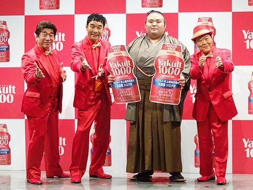 発表会にはダチョウ倶楽部も参加